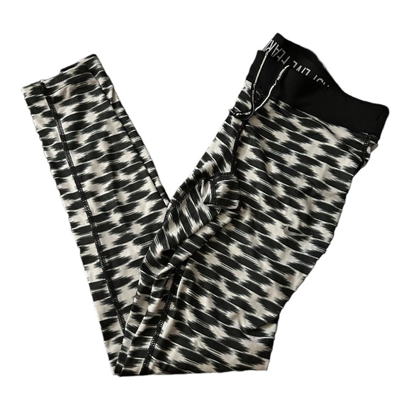 Nike Relay Printed Cropped Leggings - Picture 7 of 7